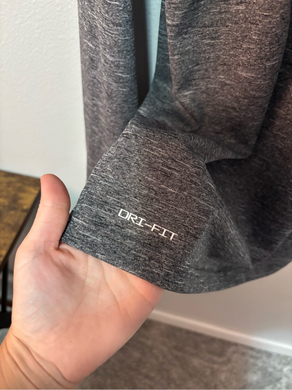 Nike Men’s Charcoal Gray Hooded Long Sleeve Shirt - Picture 5 of 5